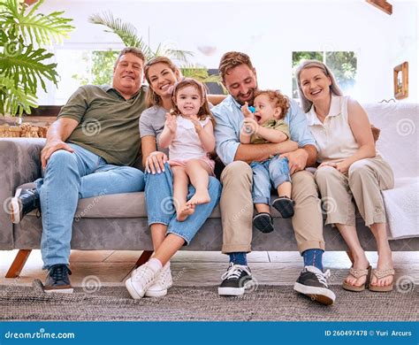 Famiglia Legora con i figli