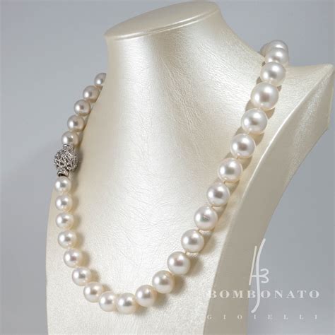 Gioielli con perle per anniversario