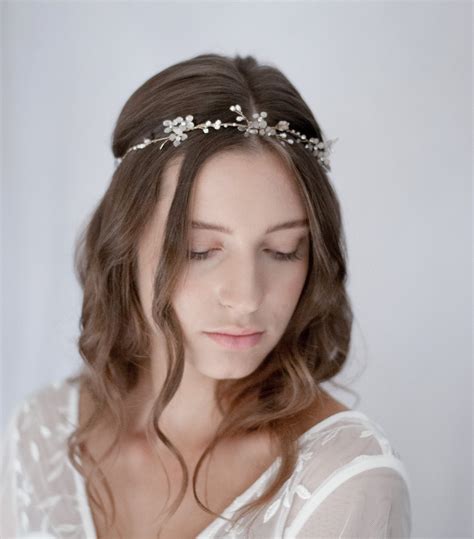 Accessori capelli sposa: coroncina e forcine