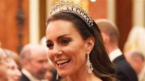 Tiara a goccia ispirata al Natale