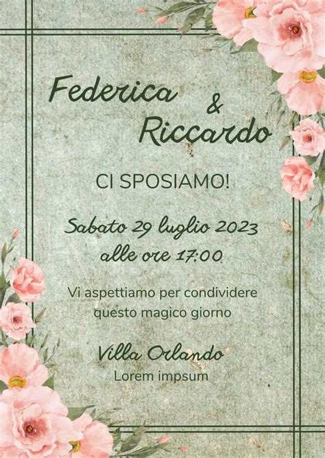 Invito di matrimonio con dettagli floreali verdi e scritte in oro