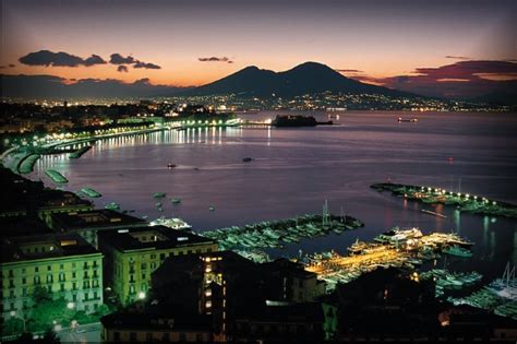 Panorama di Lettere con il Golfo di Napoli