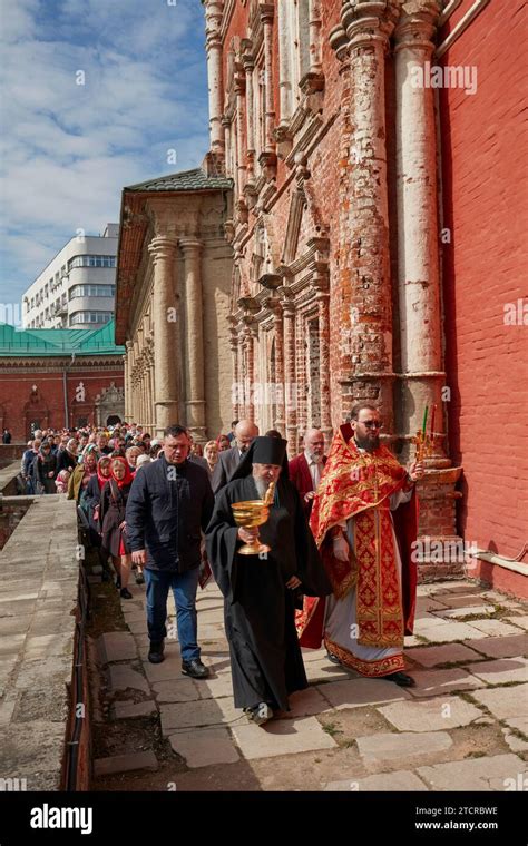 Illustrazione di una processione nuziale russa tradizionale