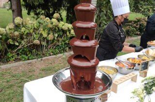Esempio di allestimento fontana di cioccolato per matrimonio