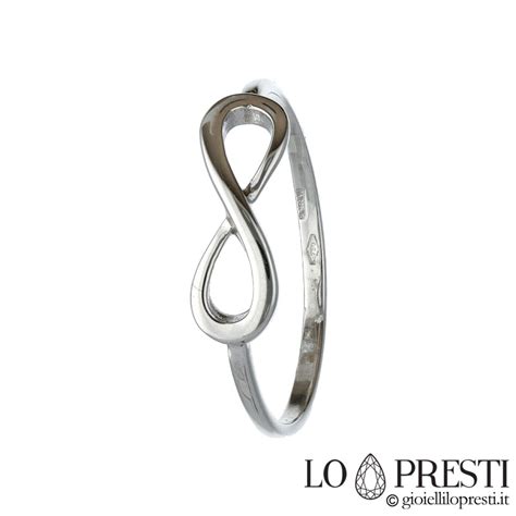 Anelli nuziali con simbolo dell'infinito