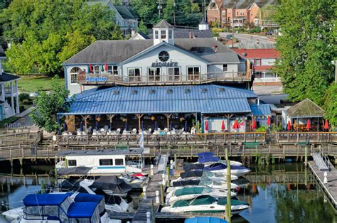 Foto di Madigan's Waterfront durante un matrimonio