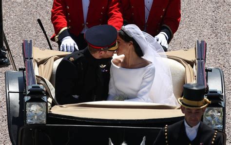 Foto iconica Harry e Meghan in carrozza