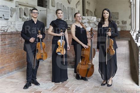 Quartetto d'archi che suona durante una cerimonia