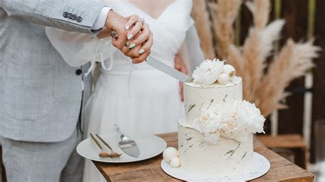 Storia torta nuziale antica