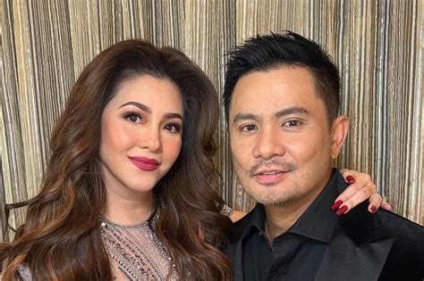 Ogie Alcasid e Regine Velasquez durante la loro ricezione