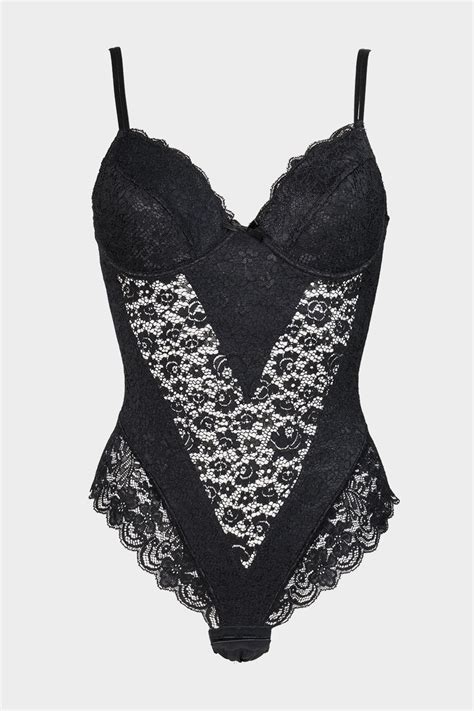 Body intimo in pizzo con dettagli.