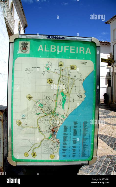 Mappa di Albufeira con punti di interesse per un addio al celibato