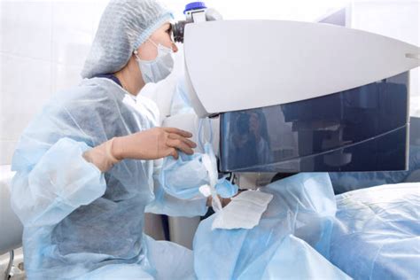 Chirurgia oftalmica con laser