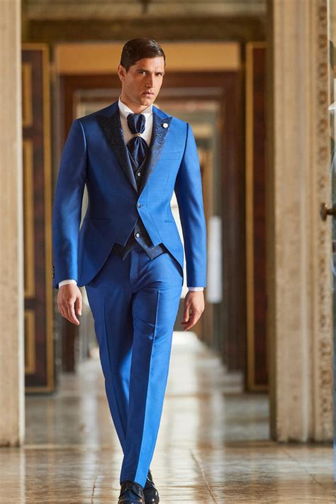 Esempio di completo elegante da uomo per le nozze d'oro