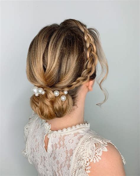 Raccolto minimalista con accessori eleganti