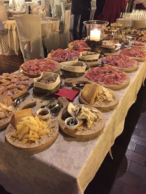 Banchetto nuziale tradizionale italiano