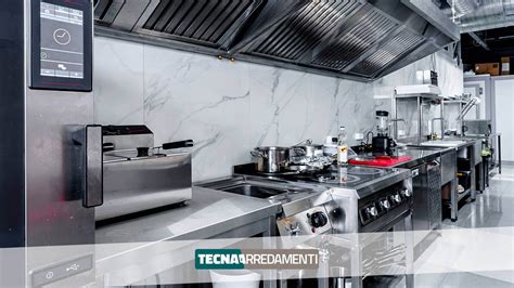 Simbolo di un diploma e di attrezzature da cucina professionali