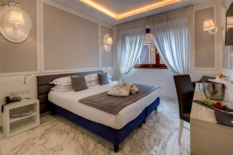 Camera d'albergo elegante