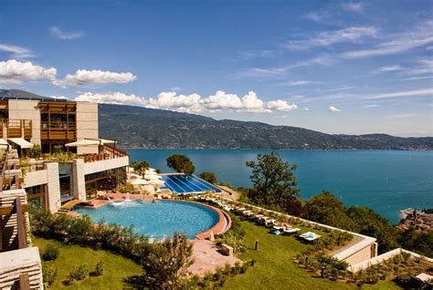 Vista panoramica del Lago di Garda dall'A-ROSA Hotel