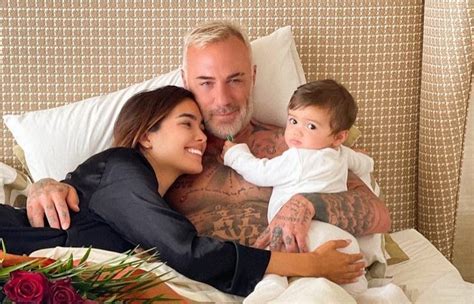 Gianluca Vacchi e Sharon Fonseca con la figlia Blu Jerusalema