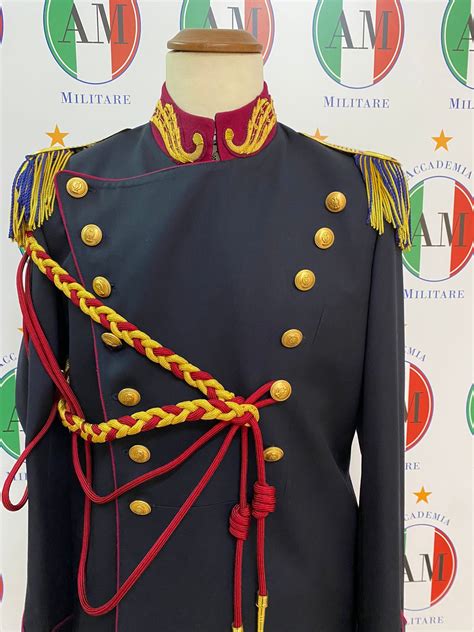 Divisa della Polizia di Stato in alta uniforme