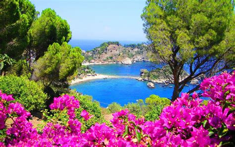 Paesaggio siciliano con mare