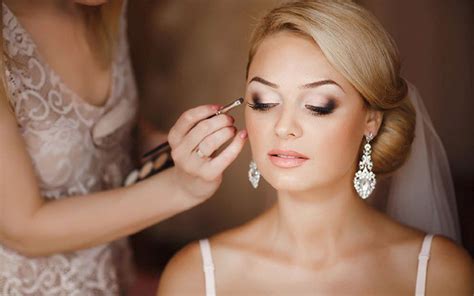 Preparazione della pelle prima del trucco sposa