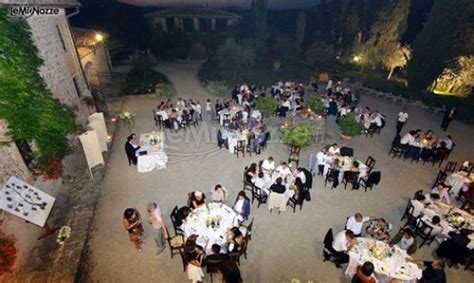 Foto di un ricevimento di matrimonio all'aperto a Villa Rizzo