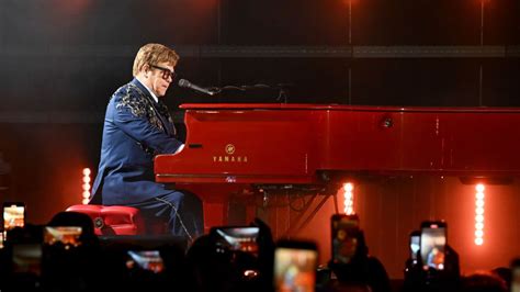 Elton John in concerto