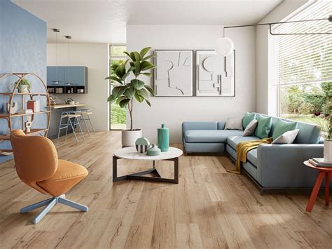 Esempio di pavimento laminato effetto rovere mielato in un ambiente moderno