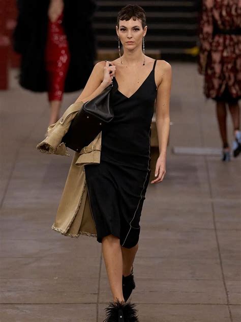 Vittoria Ceretti durante una sfilata di moda