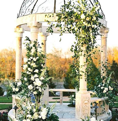 Viale dell'Amore con gazebo romantico