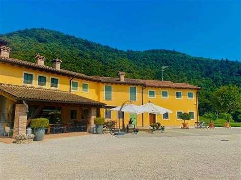 Agriturismo con vigneti per matrimoni
