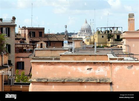 Vista panoramica della Residenza di Ripetta con i tetti di Roma sullo sfondo