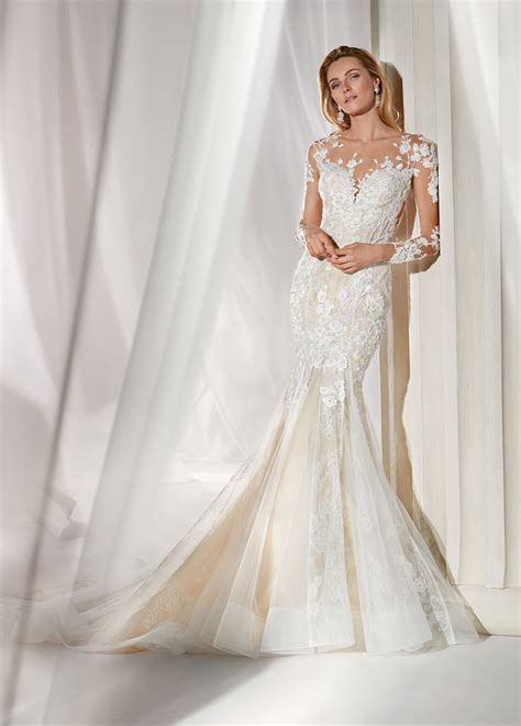 Dettaglio di un abito da sposa a sirena