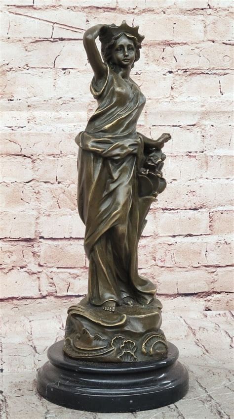 Statua greca che rappresenta l'amore