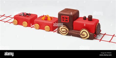 Torta nuziale a forma di treno