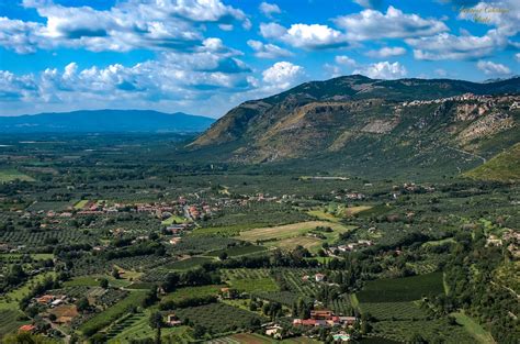 Panorama dei Monti Lepini con Sermoneta