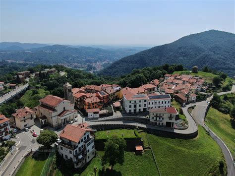 Castel Ivano durante il periodo autunnale