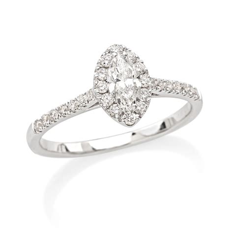 Anello di fidanzamento con diamante marquise