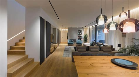 Interni di una casa moderna arredata con stile