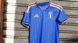 Antonio Benarrivo con la maglia della Nazionale Italiana