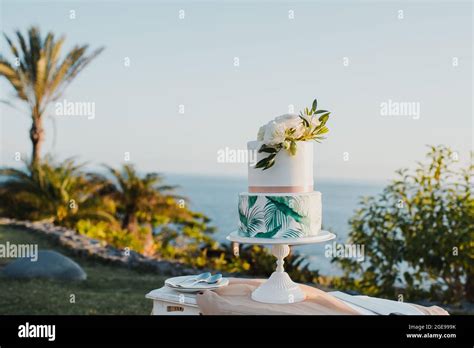 Torta nuziale ispirata al mare