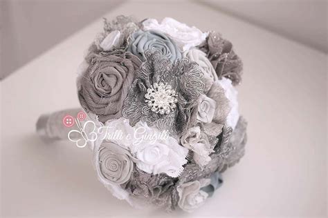 Bouquet gioiello di stoffa per seconde nozze
