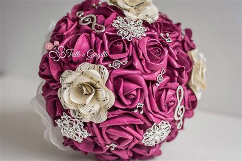 Bouquet di rose a tema musica per seconde nozze