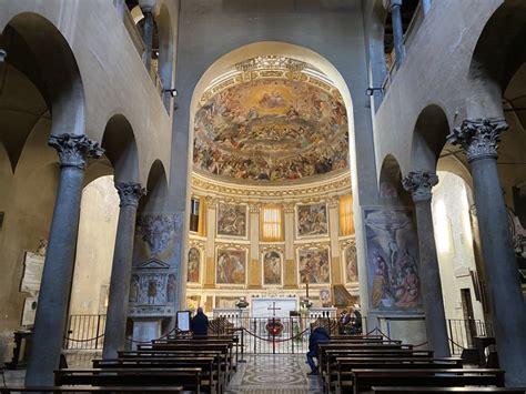 Vista esterna della Basilica dei Santi Quattro Coronati