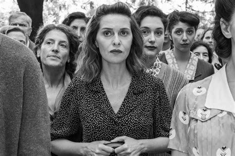 Scena del film Monella con Lola e Masetto