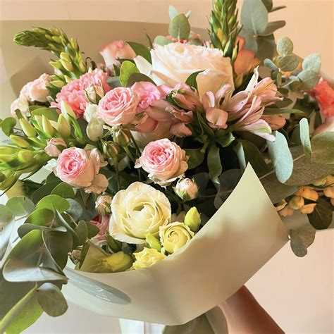 Fiori freschi con gambo corto
