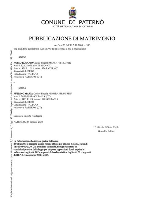 manifesto di pubblicazione di matrimonio affisso alla porta del comune