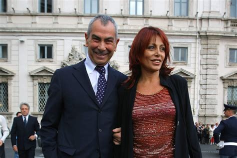 giornalista e politologo durante matrimonio